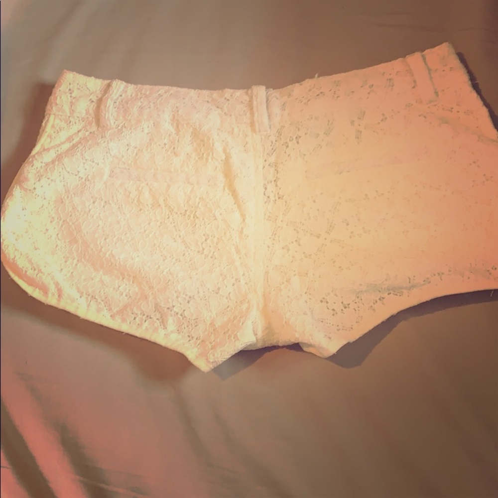 Roxy size 27 white shorts